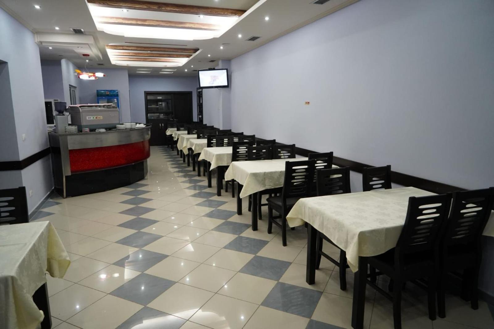 Hotel Restaurant Globi Велипойе Экстерьер фото