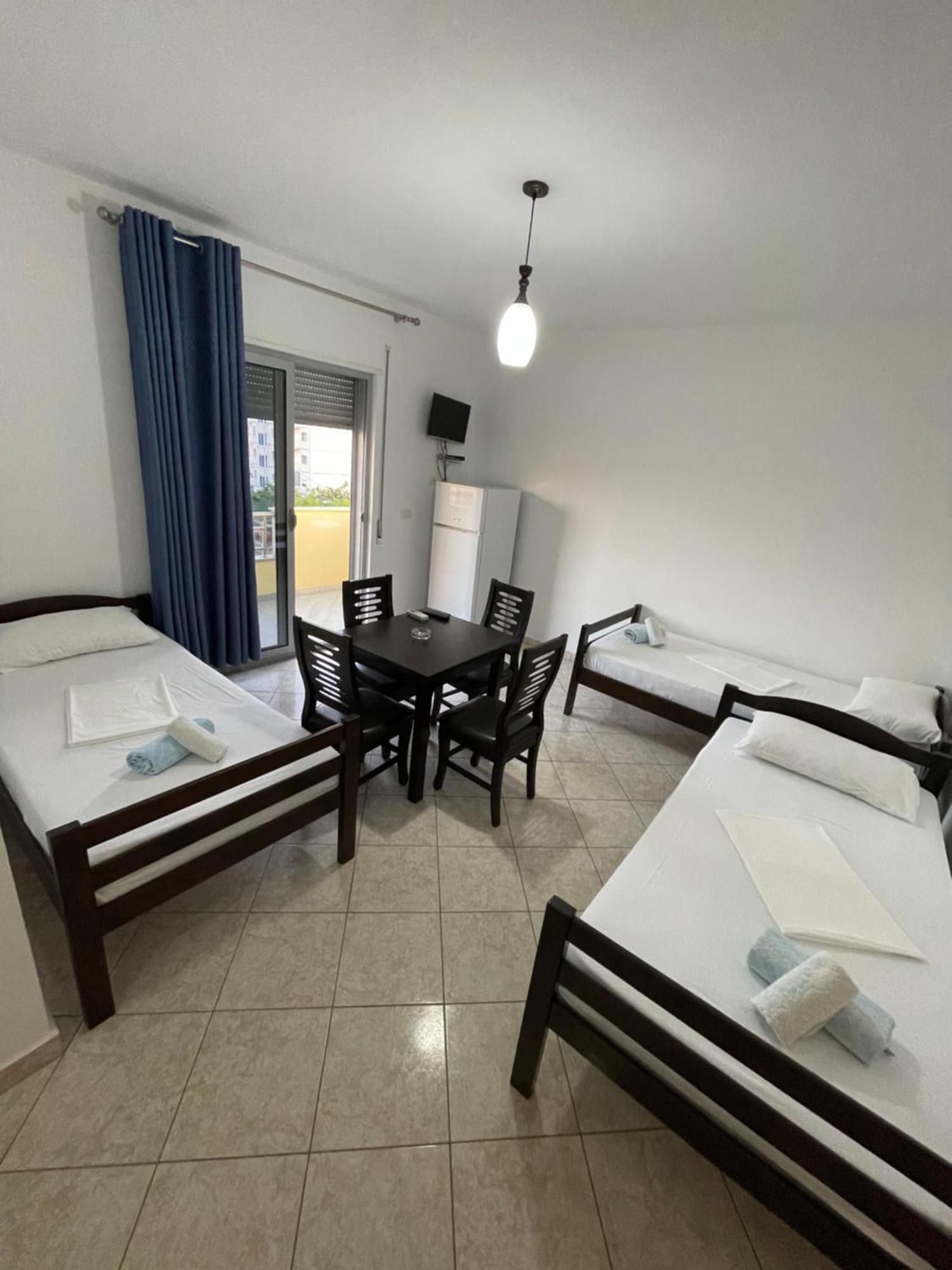 Hotel Restaurant Globi Велипойе Экстерьер фото