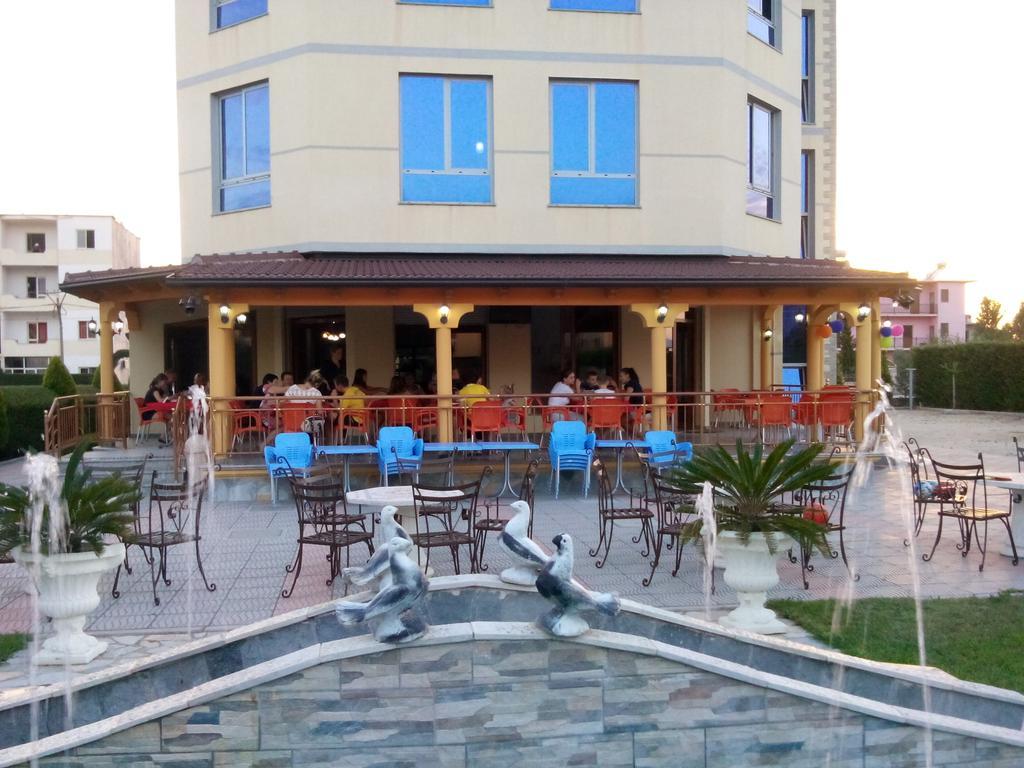 Hotel Restaurant Globi Велипойе Экстерьер фото