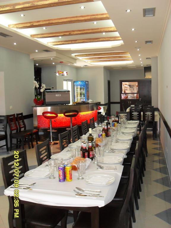 Hotel Restaurant Globi Велипойе Экстерьер фото