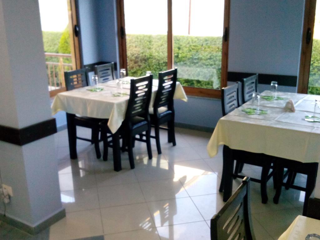 Hotel Restaurant Globi Велипойе Экстерьер фото